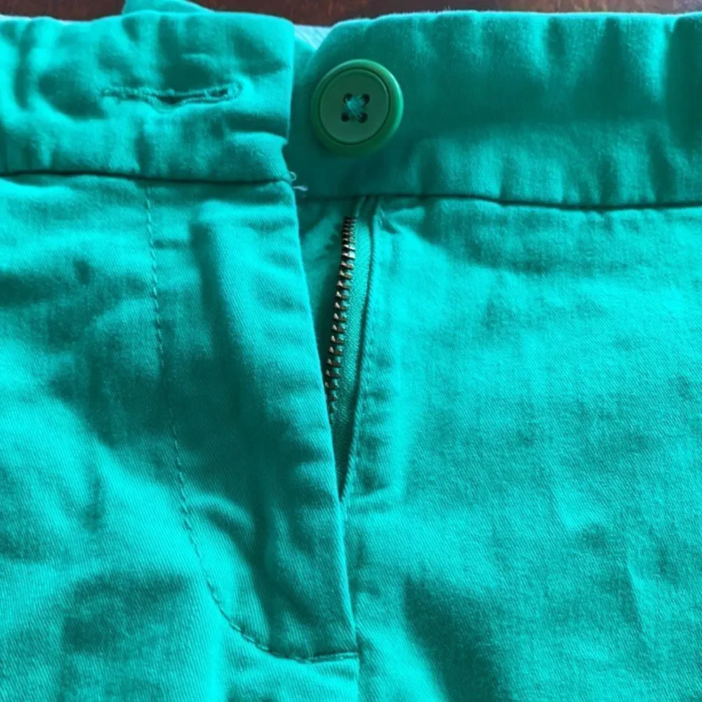 Crown & Ivy Caroline women’s green shorts size 2 - Picture 3 of 5